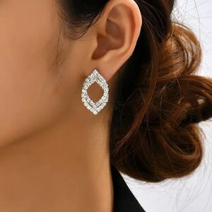 Rhinestone crystal stud earrings